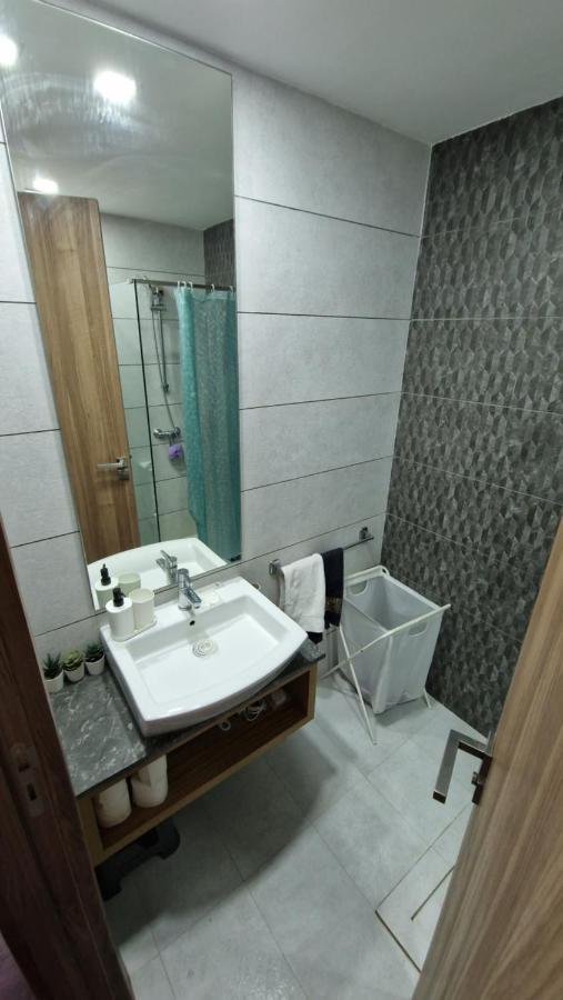 Cosy Appartement Au Centre De Casablanca Esterno foto